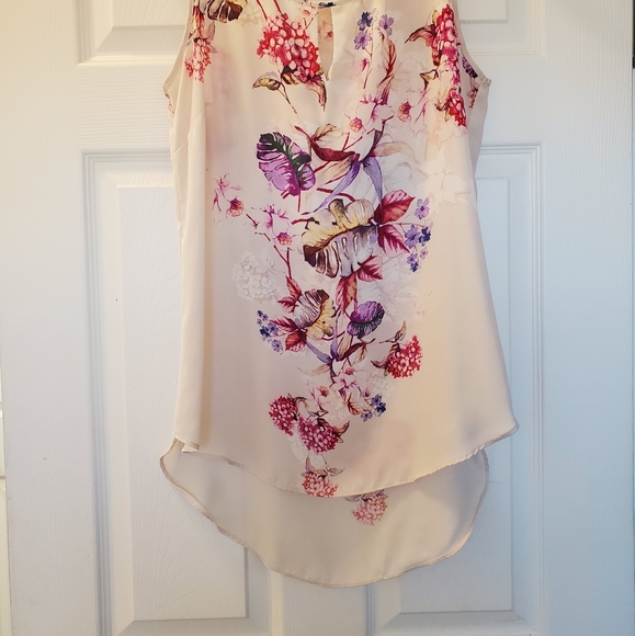EUC Floral High-low Tank - Picture 2 of 6